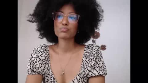 viiolettaaa online show from June 1, 9:49 pm