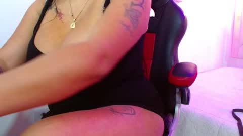 Snapshot of viiolleta chatting on February 25, 12:37 pm viioleta online show from February 25, 12:37 pm