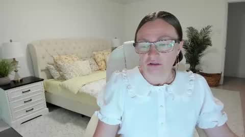 Snapshot of vika7333 chatting on June 11, 10:46 am Ukrainian-woman online show from June 11, 10:46 am