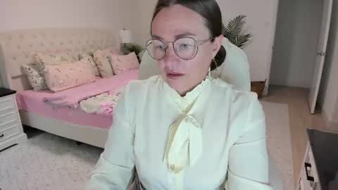Snapshot of vika7333 chatting on July 11, 12:19 pm Ukrainian-woman online show from July 11, 12:19 pm