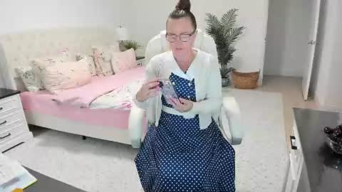 Snapshot of vika7333 chatting on July 17, 11:50 am Ukrainian-woman online show from July 17, 11:50 am