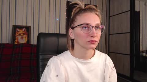 Snapshot of vikaericka chatting on January 9, 1:25 pm Vika online show from January 9, 1:25 pm