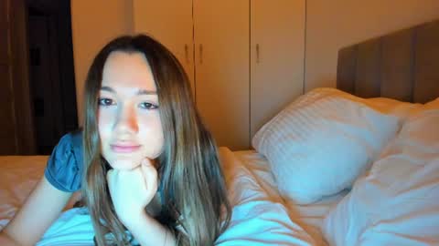 Snapshot of vikawels chatting on June 28, 8:59 pm Vika online show from June 28, 8:59 pm