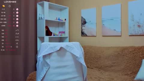 vikiberry online show from October 19, 4:13 am