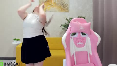 VikiJinx online show from July 4, 12:11 pm
