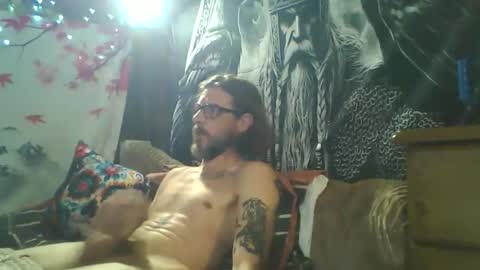 Snapshot of viking43211 chatting on October 12, 9:52 am viking43211 online show from October 12, 9:52 am