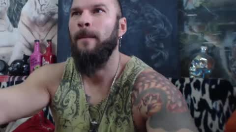 Snapshot of viking_me chatting on December 22, 7:44 am viking online show from December 22, 7:44 am