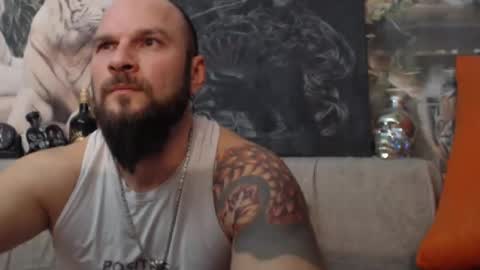 Snapshot of viking_me chatting on January 10, 8:37 pm viking online show from January 10, 8:37 pm