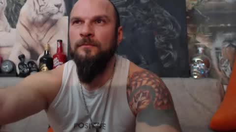 Snapshot of viking_me chatting on January 18, 8:30 pm viking online show from January 18, 8:30 pm