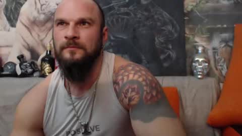 Snapshot of viking_me chatting on February 26, 8:11 pm viking online show from February 26, 8:11 pm