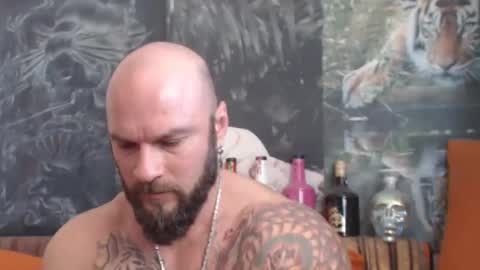 Snapshot of viking_me chatting on October 31, 8:15 am viking online show from October 31, 8:15 am