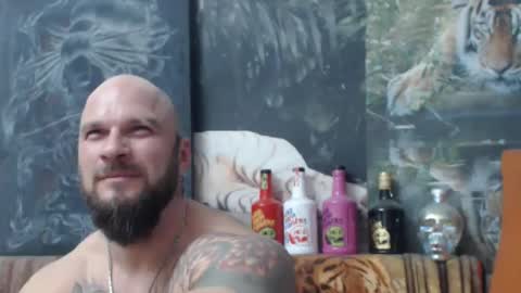 Snapshot of viking_me chatting on November 10, 7:57 pm viking online show from November 10, 7:57 pm