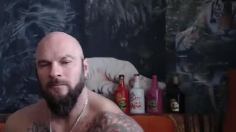 Snapshot of viking_me chatting on November 29, 8:39 am viking online show from November 29, 8:39 am