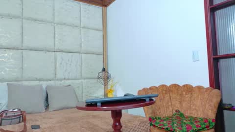 vikiTomson online show from September 16, 12:50 pm