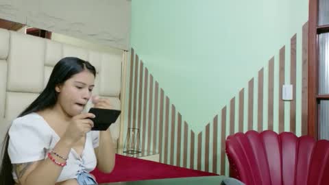 vikiTomson online show from March 4, 12:55 pm