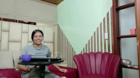 vikiTomson online show from March 6, 1:18 pm