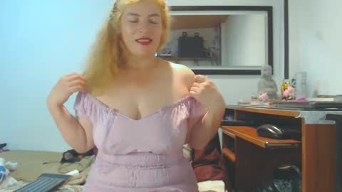 VIKKKTORIAAA online show from December 13, 4:54 am