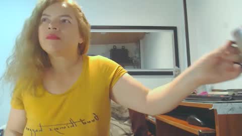 VIKKKTORIAAA online show from December 22, 9:11 am