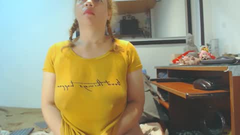 VIKKKTORIAAA online show from December 27, 8:24 am