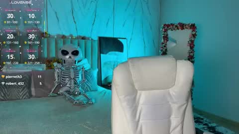 Vikky online show from October 30, 1:29 am