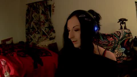 vikskikat online show from December 8, 1:02 am