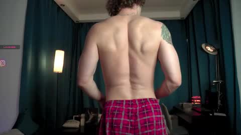 Snapshot of viktor_secret chatting on October 18, 12:28 pm fansly VITEKsecret online show from October 18, 12:28 pm