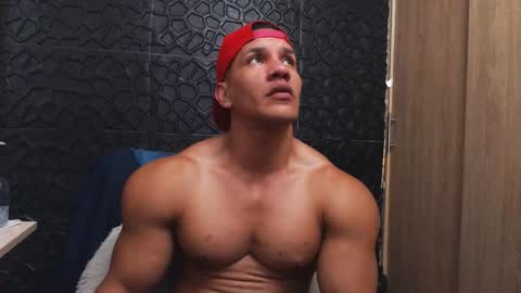 Viktor Herrera online show from November 2, 9:06 pm