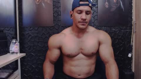 Viktor Herrera online show from March 28, 9:25 pm