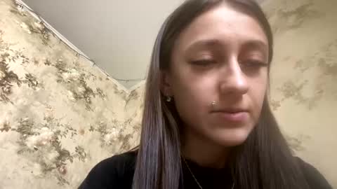 Snapshot of viktoria9898 chatting on February 18, 10:16 am Sweett online show from February 18, 10:16 am
