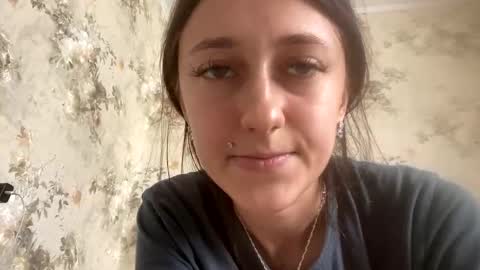 Snapshot of viktoria9898 chatting on September 18, 11:45 am Sweett online show from September 18, 11:45 am