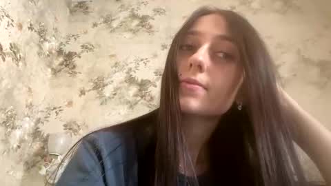 Snapshot of viktoria9898 chatting on October 23, 8:13 am Sweett online show from October 23, 8:13 am