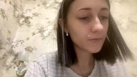 Snapshot of viktoria9898 chatting on December 3, 12:47 pm Sweett online show from December 3, 12:47 pm