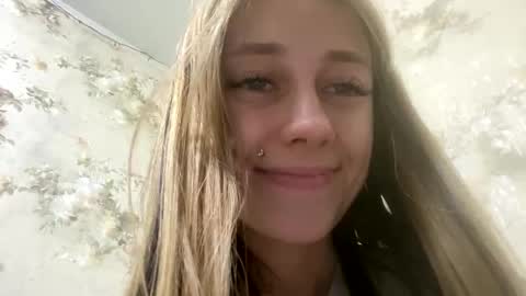 Snapshot of viktoria9898 chatting on June 8, 1:09 am Sweett online show from June 8, 1:09 am