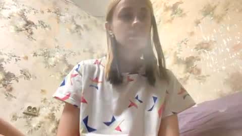 Snapshot of viktoria9898 chatting on June 25, 1:16 am Sweett online show from June 25, 1:16 am