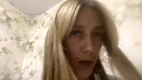 Snapshot of viktoria9898 chatting on July 19, 9:07 pm Sweett online show from July 19, 9:07 pm