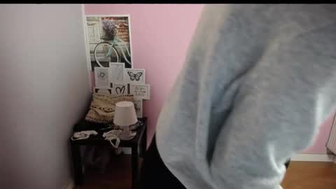 Snapshot of viktoria_lovely chatting on February 12, 7:58 am viktoria_lovely online show from February 12, 7:58 am