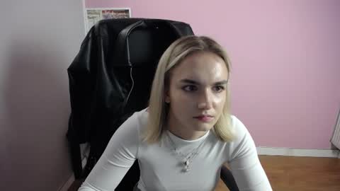 viktoria_lovely online show from June 12, 10:58 am