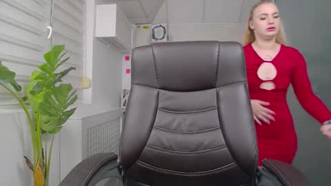 Viktoria online show from November 3, 9:05 pm