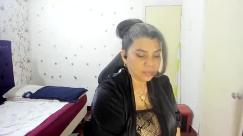 VIKY ADAMS online show from March 29, 2:11 am