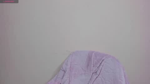 Snapshot of vinaly_y chatting on December 17, 10:16 pm Vinaly online show from December 17, 10:16 pm