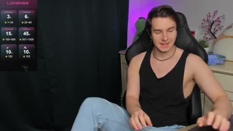 Vincent Strong online show from November 2, 8:17 am