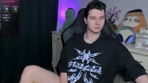 Vincent Strong online show from December 21, 1:35 am