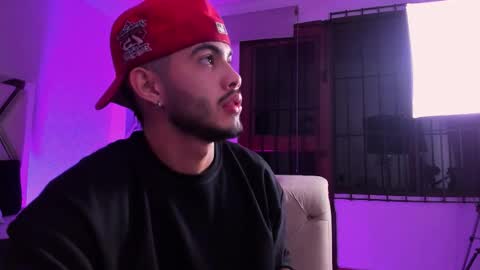 Vincent online show from December 2, 3:23 am