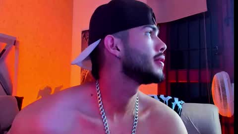 Snapshot of vincentblack_ chatting on February 9, 5:00 am Vincent online show from February 9, 5:00 am