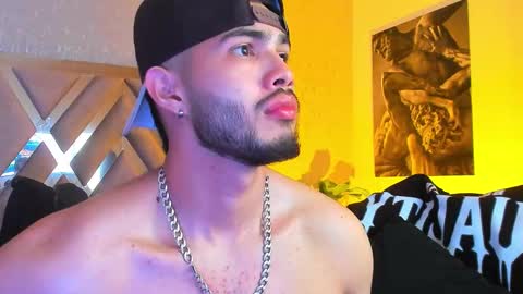 Snapshot of vincentblack_ chatting on February 17, 4:09 am Vincent online show from February 17, 4:09 am