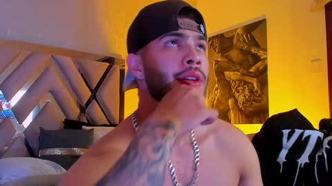 Snapshot of vincentblack_ chatting on February 19, 4:30 am Vincent online show from February 19, 4:30 am