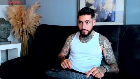 Snapshot of vincentsartori chatting on October 22, 7:13 pm Vincent Sartori online show from October 22, 7:13 pm