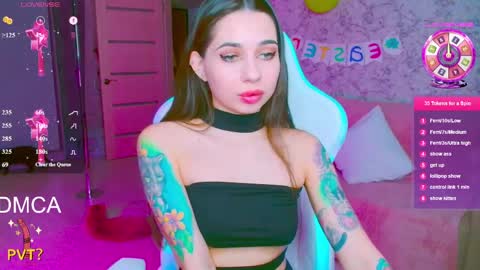 Vinkiepinkie online show from March 29, 4:40 pm