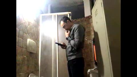 Snapshot of vinmin90 chatting on October 12, 9:58 pm Zenith online show from October 12, 9:58 pm