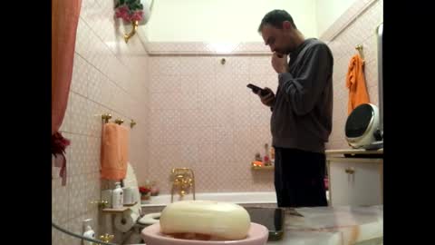 Snapshot of vinmin90 chatting on November 25, 9:59 pm Zenith online show from November 25, 9:59 pm
